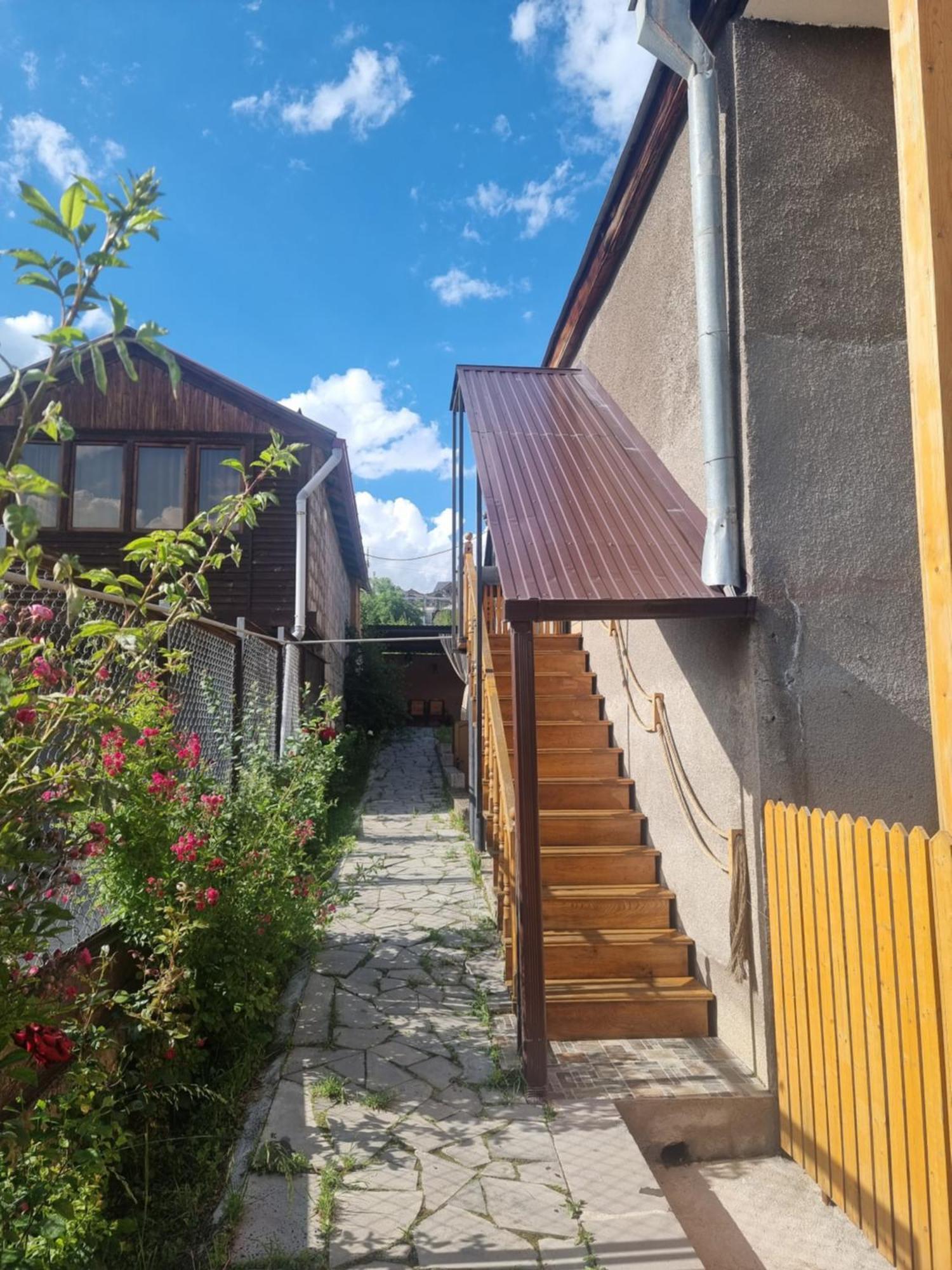 New Horizons , Apartment With 5 Bedrooms, Whole Apartment, Апартмент Целиком Dilisan Kültér fotó