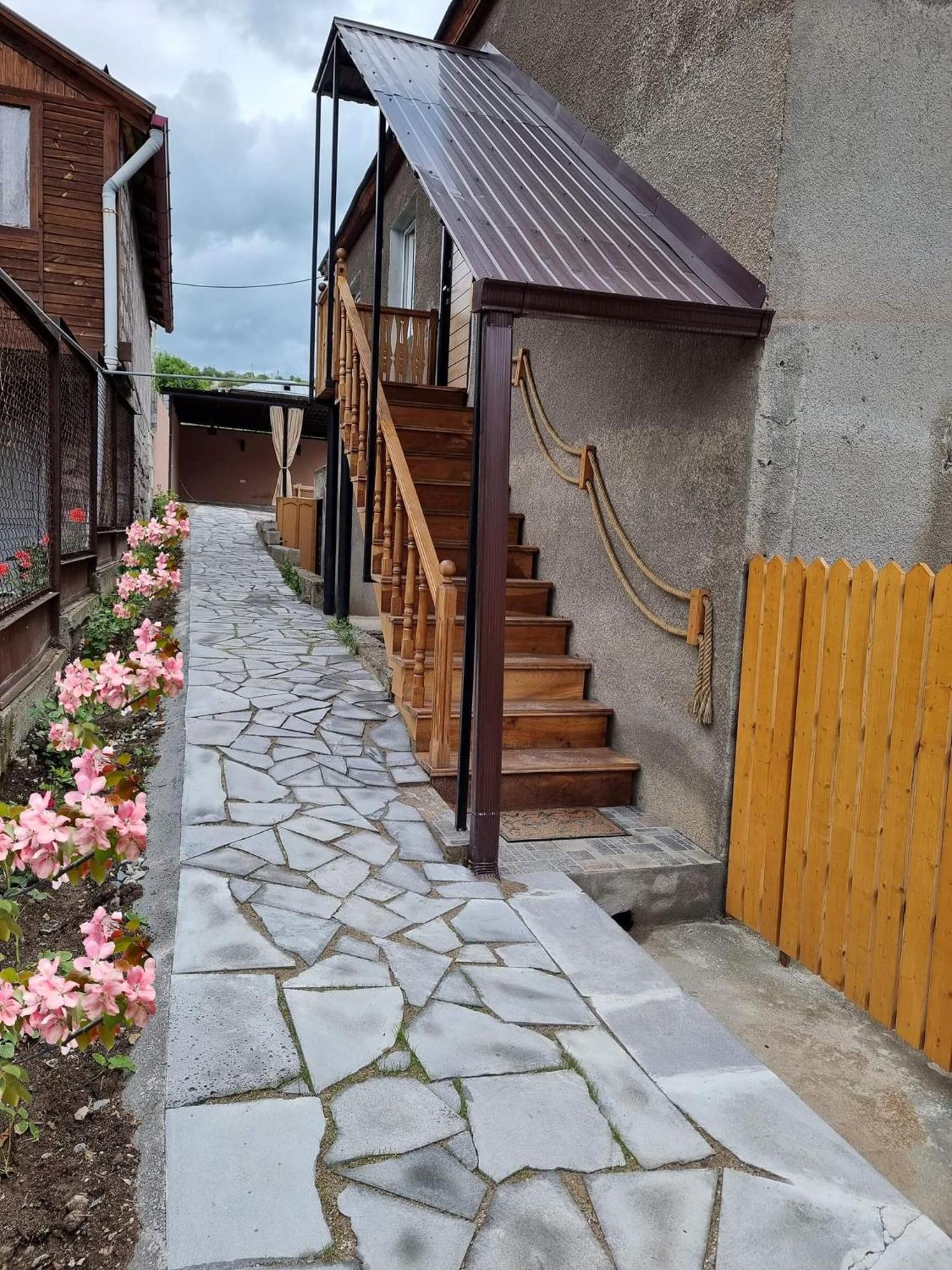 New Horizons , Apartment With 5 Bedrooms, Whole Apartment, Апартмент Целиком Dilisan Kültér fotó